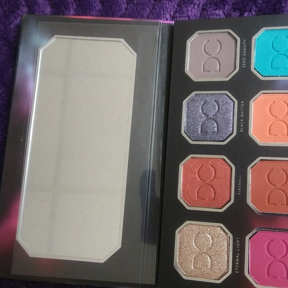 Celestial Thunder eyeshadow palette - Picture 3 of 3